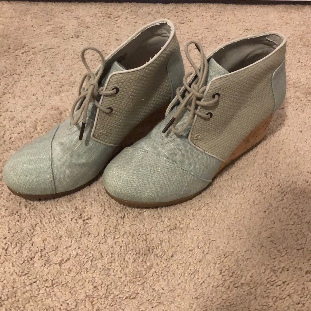 Toms wedge booties